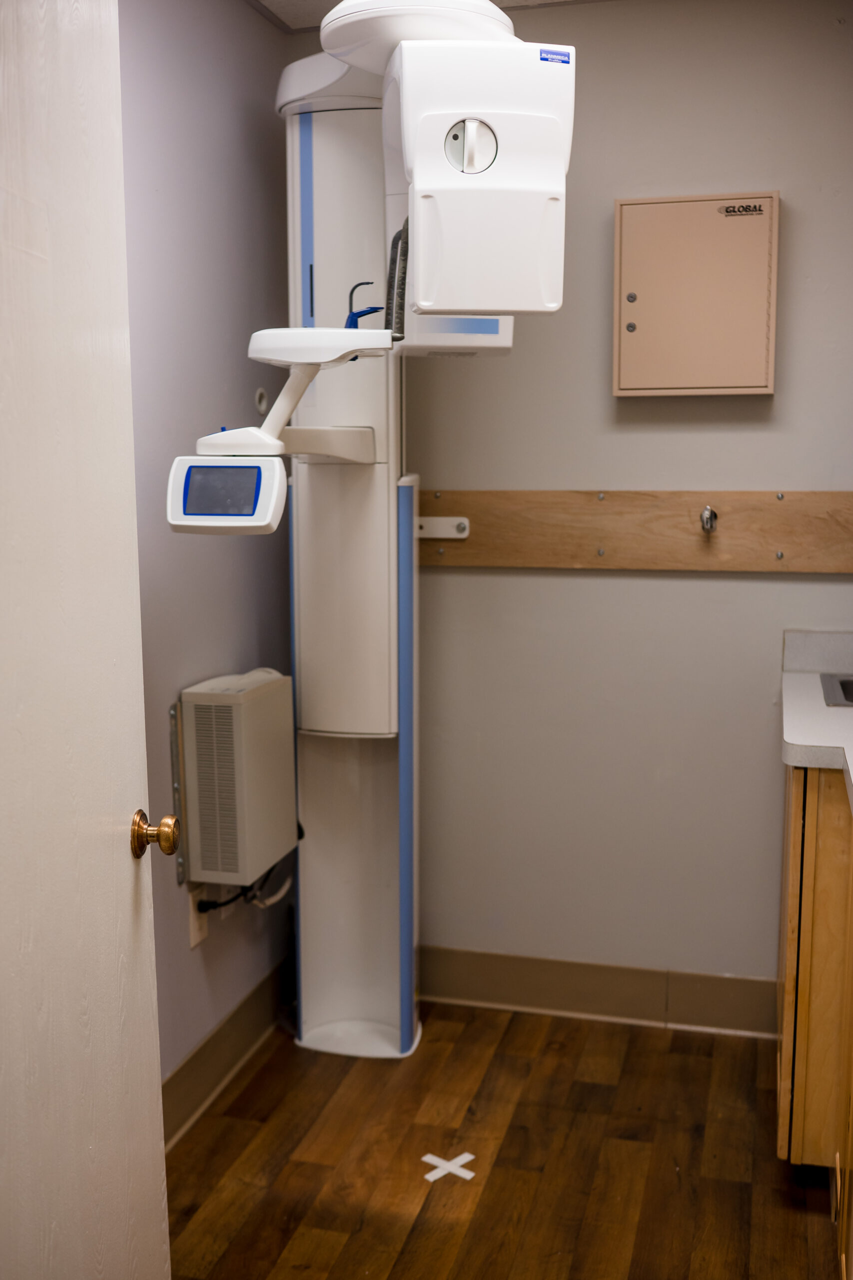 Dentist in Carol Stream